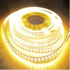 Le ruban LED Extérieur Blanc Chaud 60 LED/m est adhésif, flexible et waterproof IP68
