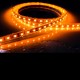 Le ruban LED Extérieur Jaune 60 LED/m est adhésif, flexible et waterproof IP68.